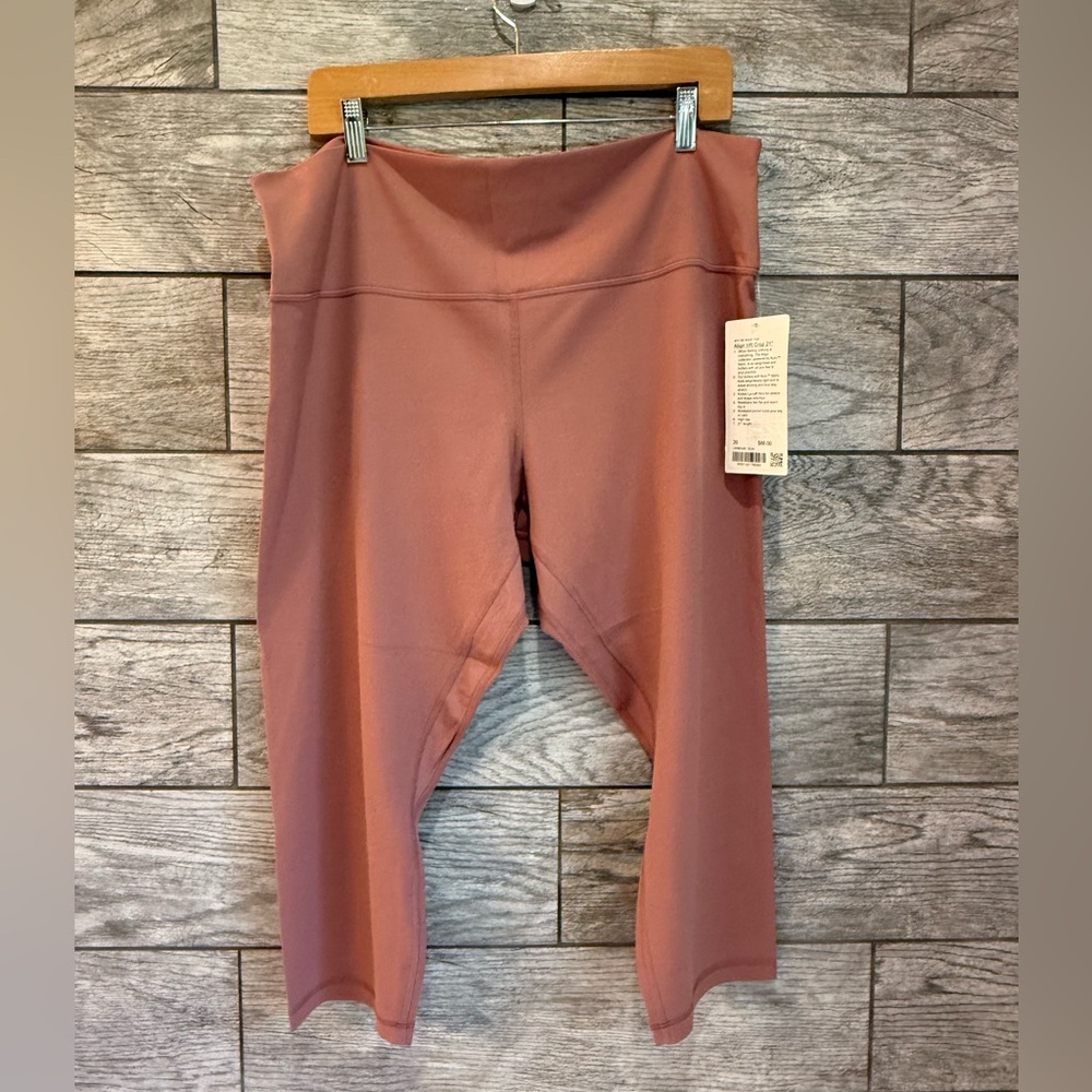 NWT LULULEMON High-Rise Crop Pant 21”